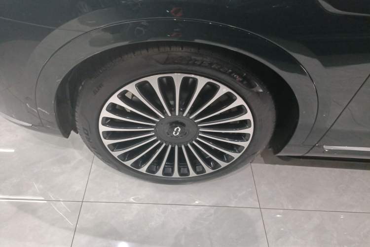 Used Hima AITO M9 2025 Extended-Range Ultra Version 52 kWh 6-Seater
