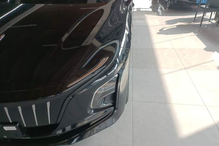 Used Hongqi E-QM5 2022 431 km Charge & Enjoy Edition
