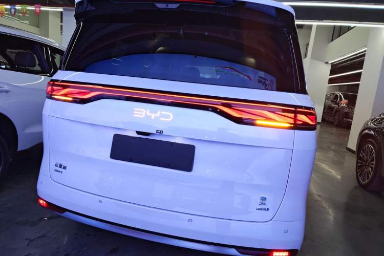 Used BYD Xia 2025 DM-i 1.5T 180km Excellence Model
