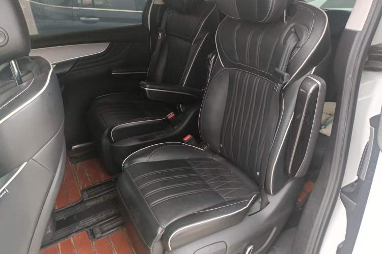 Used Roewe iMAX8 2021 400TGI Supreme Series Lu Zun Edition
