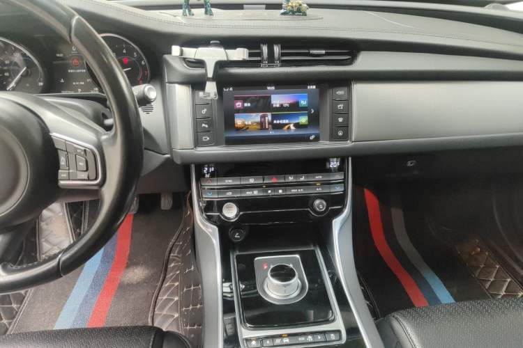 Used Jaguar XF 2016 XF 2.0T Two-Wheel-Drive Luxury Edition
