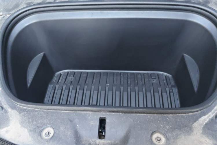 Used Tesla Model Y 2021 Standard Range Rear-Wheel Drive Version
