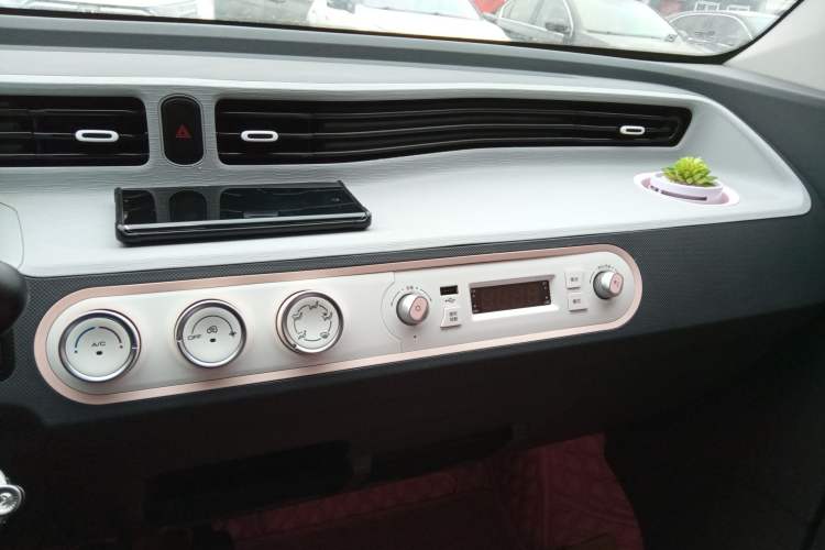 Used Wuling Hongguang MINIEV 2022 Macaron Premium Model – Lithium Iron Phosphate
