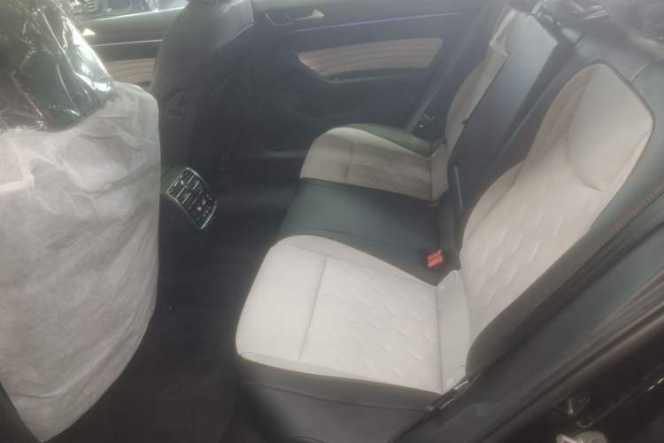 Used Volkswagen Magotan 2026 30 Million Vehicles Selected Model 380TSI DSG Luxury Edition
