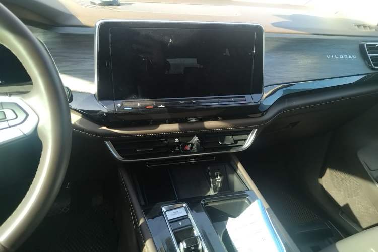 Used Volkswagen Viloran 2024 330TSI Luxury Edition
