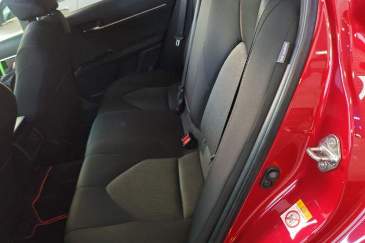 Used Toyota Camry 2018 2.0S FENGSHANG Edition
