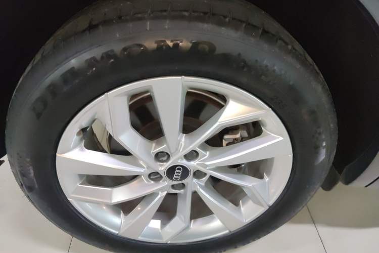 Used Audi Q5L 2022 40T Luxury Dynamic Model
