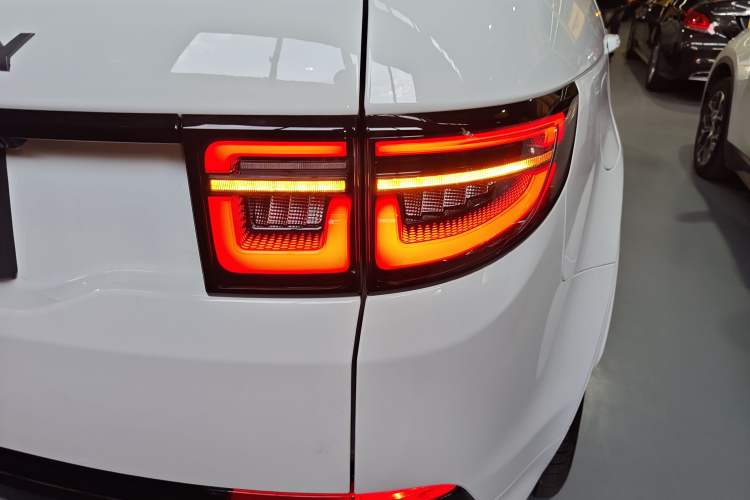 Used Land Rover Discovery Sport 2022 Revised Version 249 PS R-Dynamic S Performance Edition 5 Seats
