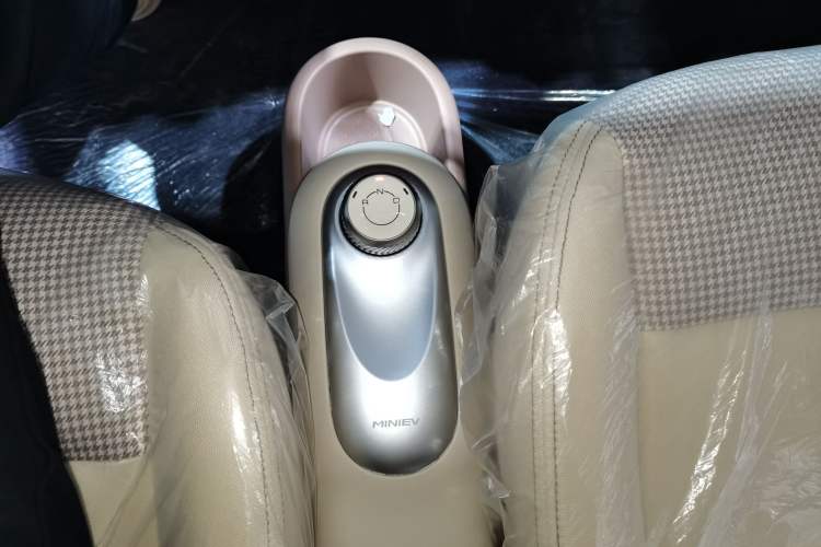 Used Wuling Hongguang MINIEV 2025 Four-Door Version Advanced Edition
