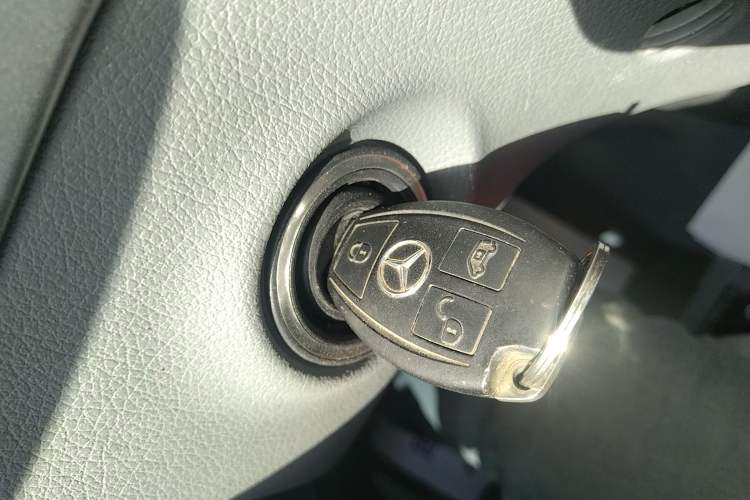 Used Mercedes-Benz Vito 2013 3.0L Elite Edition