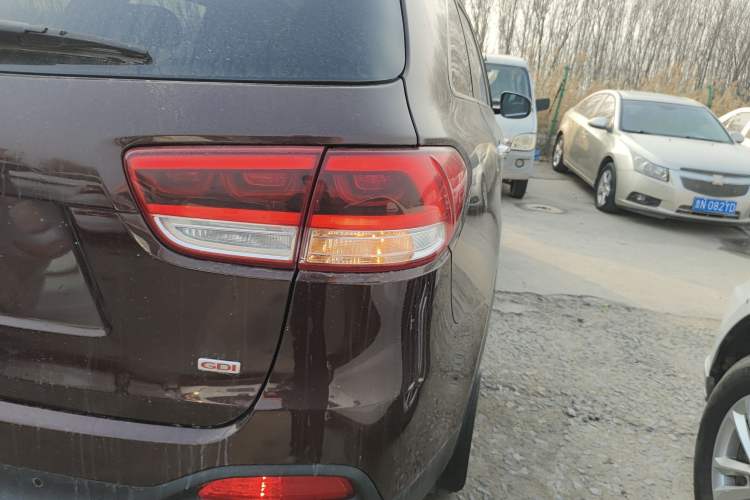 Used Kia Sorento 2015 Sorento L 2.4L Gasoline 4WD Elite Edition 5 Seats China V Emission Standard
