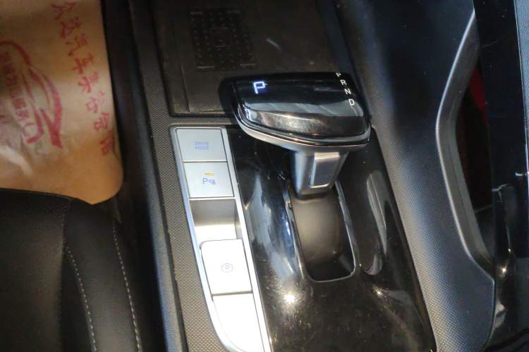 Used Hyundai Elantra 2023 1.5L CVT LUX Prestige Edition
