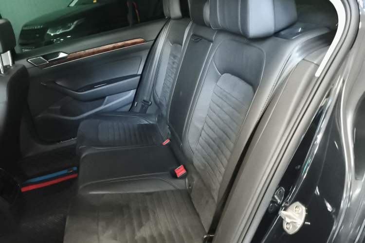 Used Volkswagen Magotan 2018 330TSI DSG Luxury Model
