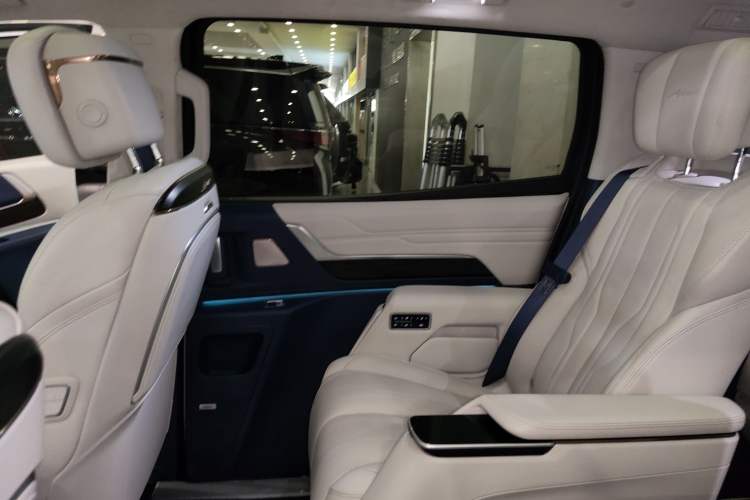 Used Buick Century 2023 2.0T Six-Seater Yinshi Edition
