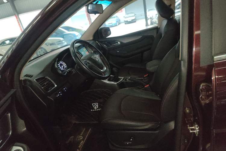 Used Baojun 560 2015 1.8L Manual Luxury Model
