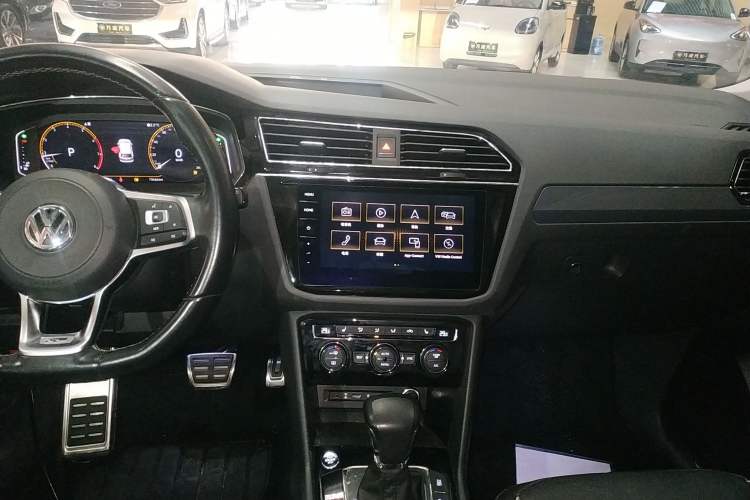 Used Volkswagen Tiguan L 2019 330TSI Automatic Two-Wheel Drive R-Line Flagship Edition China V Standard