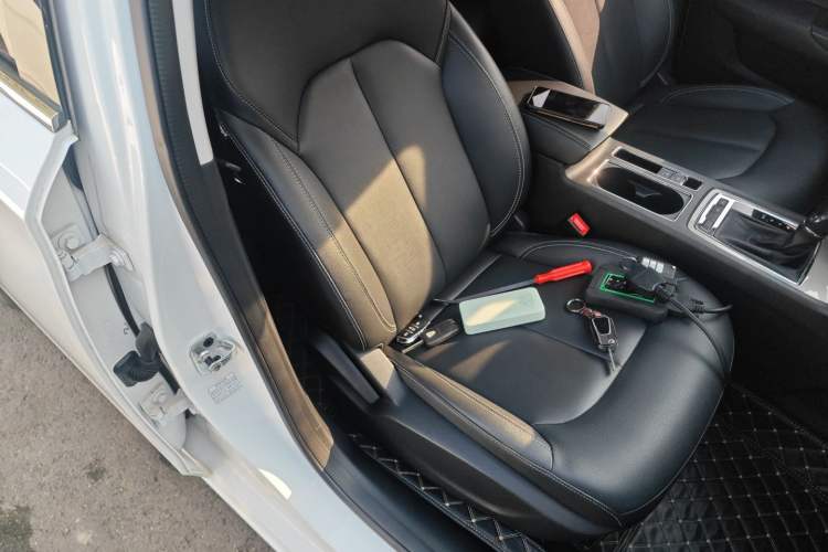 Used Roewe i6 2020 PLUS 1.6L CVT 4G Connected Glory Flagship Edition
