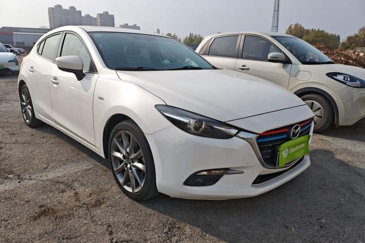 Used Mazda Mazda 3 Axela 2017 Hatchback 2.0L Automatic Sport Model China V Emission Standard
