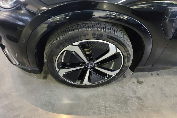 Used BYD Song L EV 2025 Intelligent Driving Version 662 km LiDAR Excellence Edition
