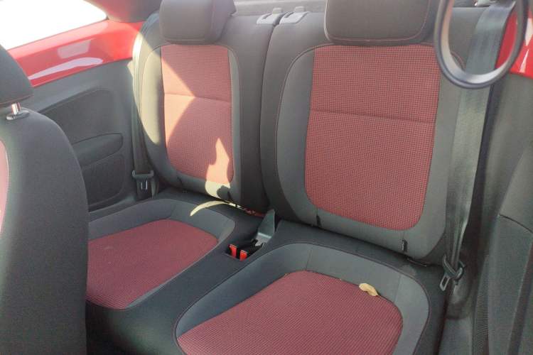 Used Volkswagen Beetle 2015 180TSI model
