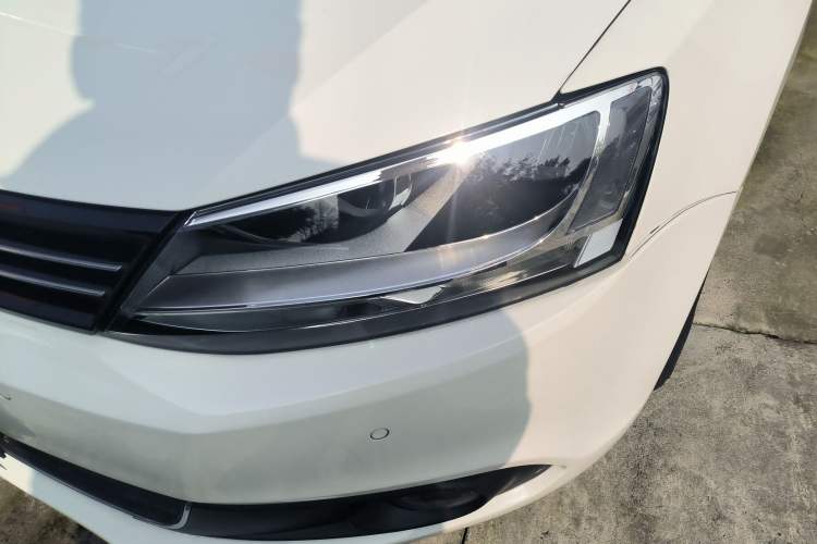 Used Volkswagen Sagitar 2014 Revised Version 1.4TSI Automatic Luxury Edition
