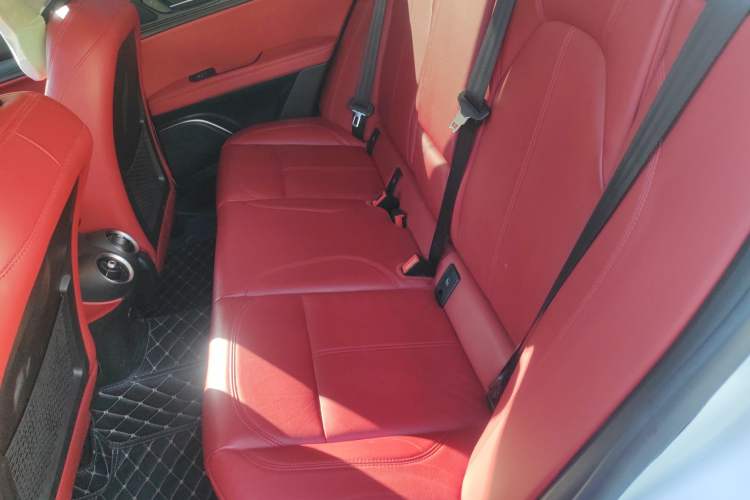 Used Alfa Romeo Stelvio 2017 2.0T 200HP Luxury Edition
