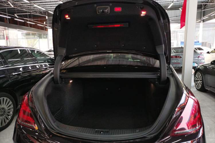 Used Mercedes-Benz S-Class 2019 S 320 L
