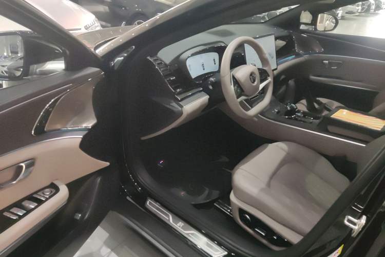 Used BYD Han 2025 EV with 701 km of Laser Radar-Enabled Intelligent Driving
