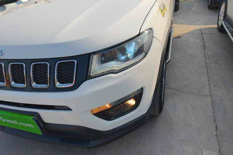 Used  Compass 2017 200T Automatic Family Edition
