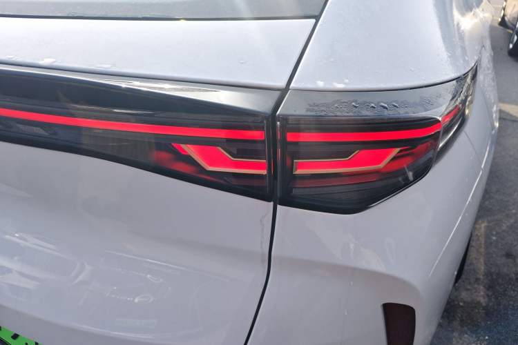 Used Volkswagen ID.UNYX 2024 Pro Long-Range Version
