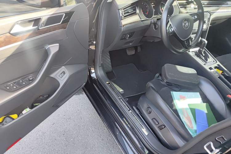 Used Volkswagen Magotan 2018 330TSI DSG Luxury Model
