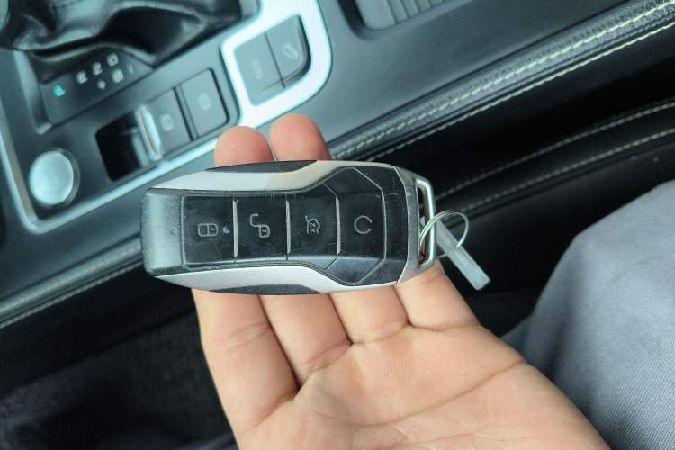 Used BYD Tang 2018 2.0T Automatic SmartConnect Prestige 7-Seater China V Standard