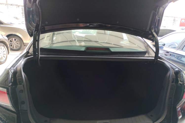 Used Venucia D60 2019 1.6L XL CVT SmartConnect Elite Edition (ISS)