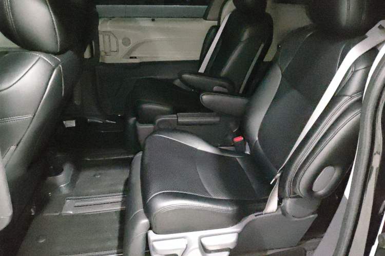 Used Toyota Sienna 2024 2.5L Hybrid Comfort Edition
