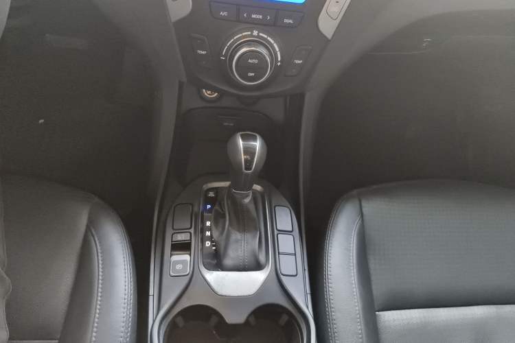 Used Hyundai Santa Fe 2013 2.4L Automatic Two-Wheel Drive Smart Version
