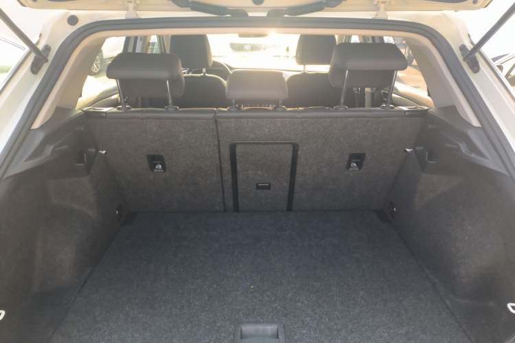 Used Volkswagen T-ROC 2020 280TSI DSG Two-Wheel-Drive Elite Version
