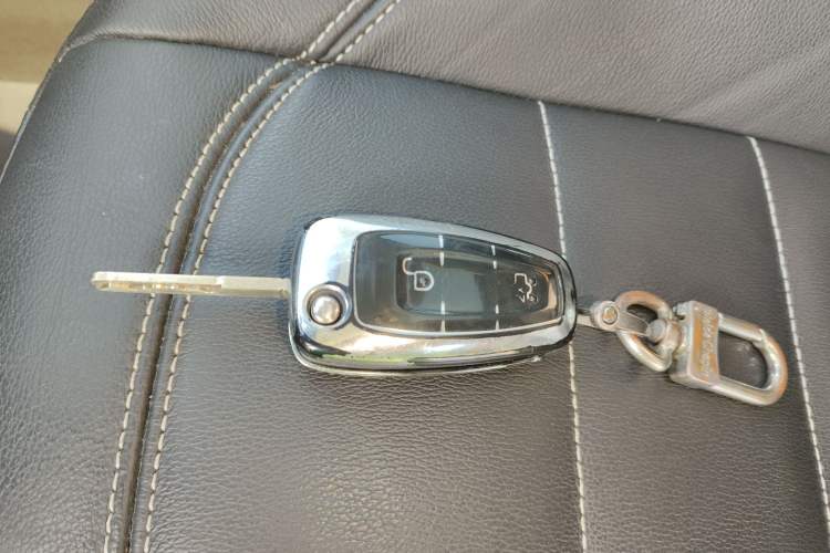 Used Ford Kuga 2017 EcoBoost 180 Two-Wheel-Drive Tiger Leap Model
