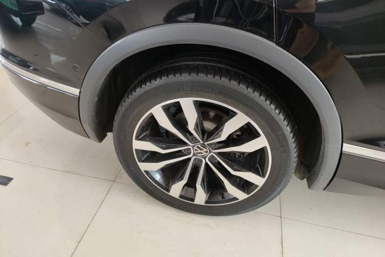 Used Volkswagen Tiguan L 2021 330TSI Automatic Two-Wheel Drive R-Line Flagship Edition
