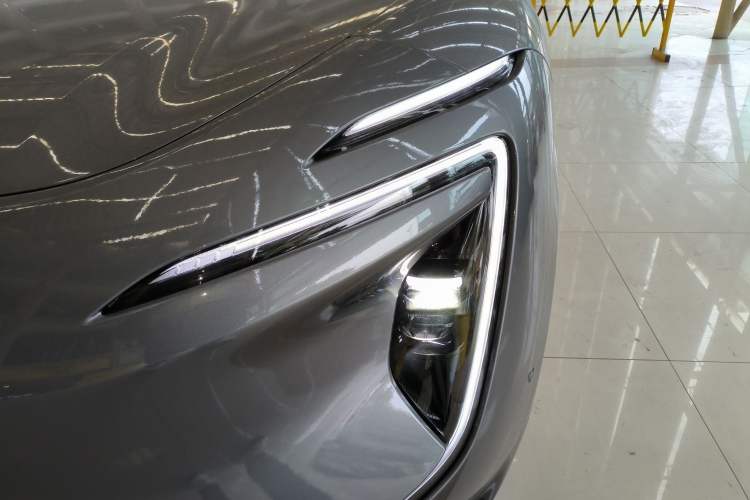 Used  07 2024 Max Extended-Range Edition
