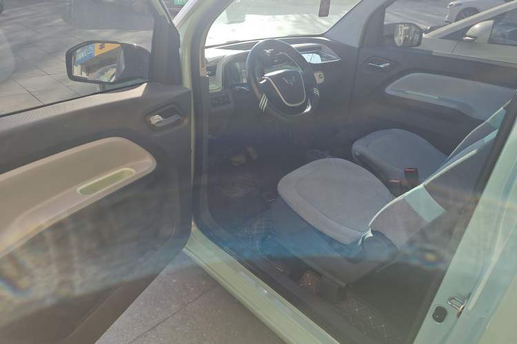 Used Wuling Hongguang MINIEV 2021 Macaron Fashion Model Lithium Iron Phosphate
