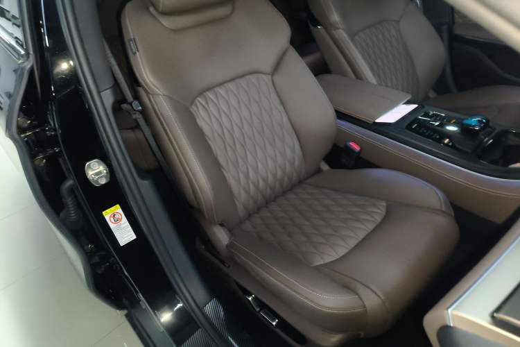 Used BYD Han 2023 EV Champion Edition 506KM Front-Wheel-Drive Premium Model
