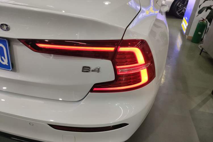 Used Volvo S60 2022 B4 Zhiyi Luxury Edition