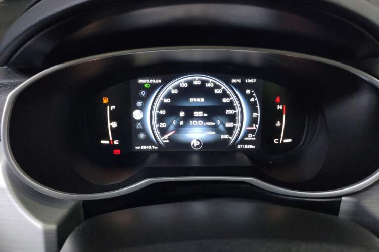 Used Geely Auto Emgrand X7 Sport 2018 1.8TD Automatic Two-Wheel Drive Smart Connect 4G Internet Edition
