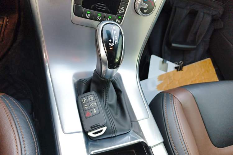 Used Volvo XC60 2017 T5 AWD Smart Range Edition
