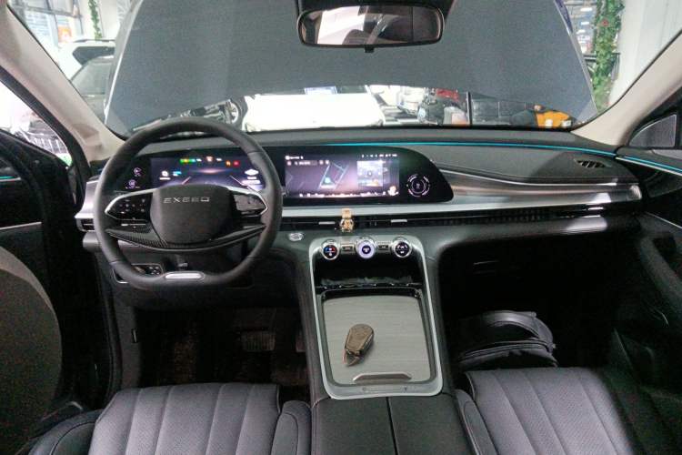 Used  Lingyun 2024 300T Two-Wheel Drive Starlight Edition
