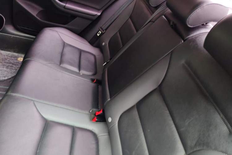 Used Volkswagen Sagitar 2015 1.6L Automatic Comfort Model
