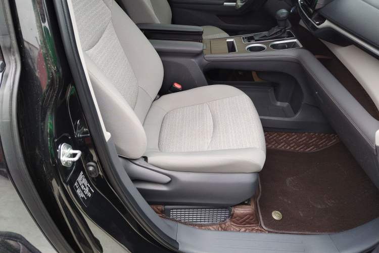 Used Toyota Sienna 2023 2.5L Hybrid Comfort Edition
