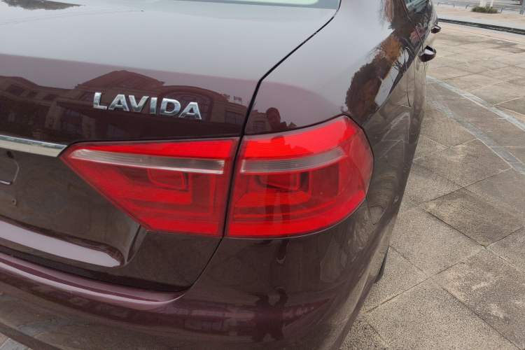 Used Volkswagen Lavida 2013 Revised Version 1.4 TSI DSG Comfort Edition
