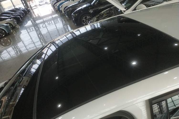 Used Volkswagen Golf 2025 300TSI R-Line
