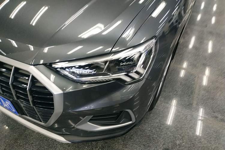 Used Audi Q3 2019 40 TFSI Fashionable and Elegant Model
